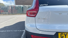 Volvo Xc40 2.0 B4P R DESIGN 5dr AWD Auto Petrol Estate